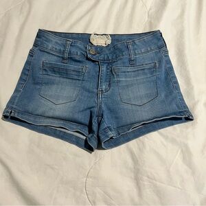 Altar’d State Junior’s Denim Jean Shorts Size 26/3 Front Pockets 2.75” Inseam